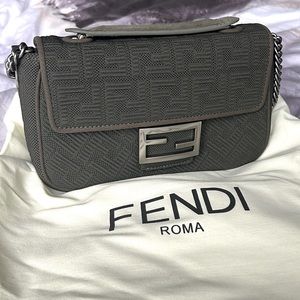 Fendi Midi Baguette - Olive Green